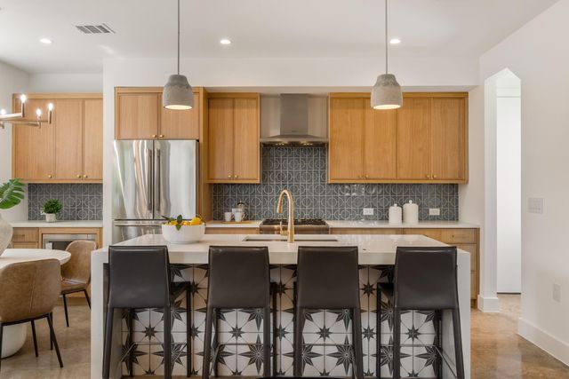 943 E 52nd ST, Austin, TX 78751