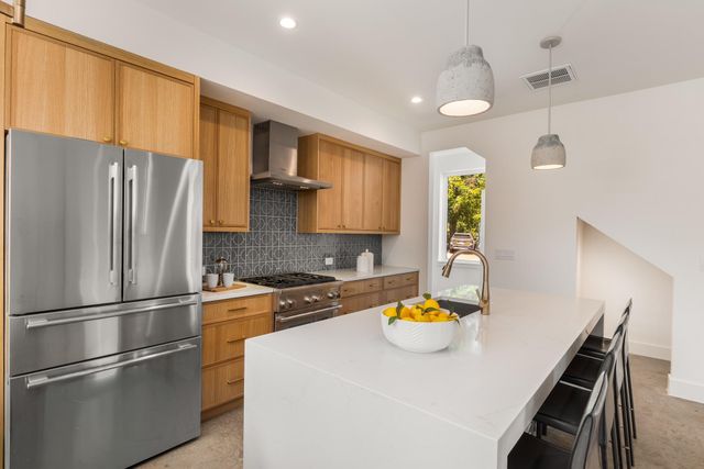 943 E 52nd ST, Austin, TX 78751