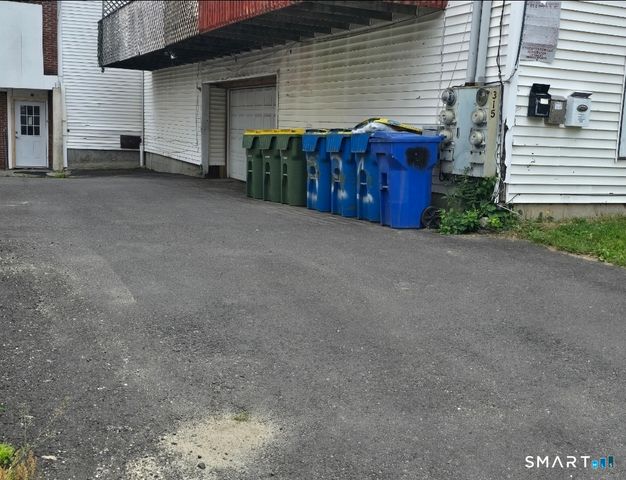 315 Congress Avenue B, Waterbury, CT 06708