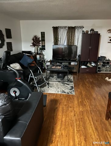 315 Congress Avenue B, Waterbury, CT 06708