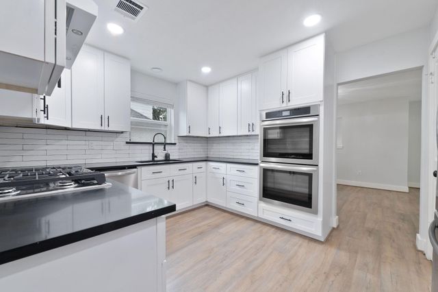 11707 Fawnview Drive, Houston, TX 77070