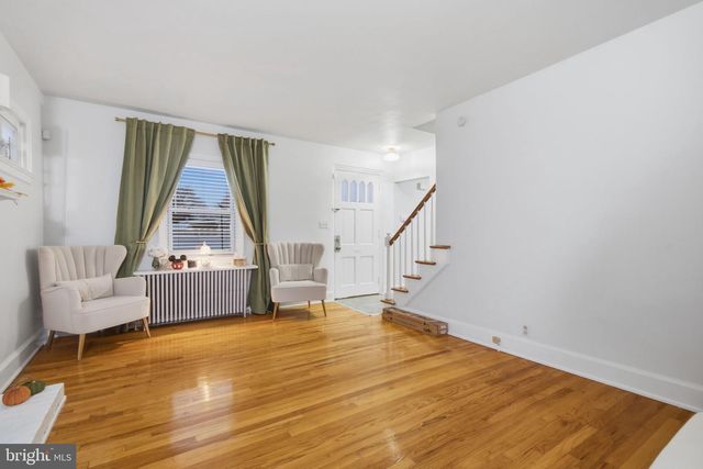 1950 OXFORD DR, Allentown, PA 18103