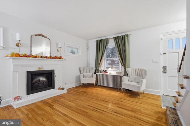 1950 OXFORD DR, Allentown, PA 18103