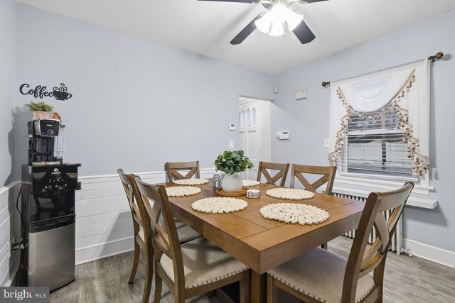 1950 OXFORD DR, Allentown, PA 18103