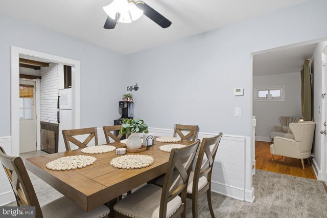 1950 OXFORD DR, Allentown, PA 18103