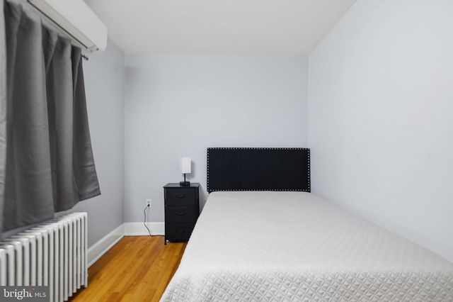 1950 OXFORD DR, Allentown, PA 18103