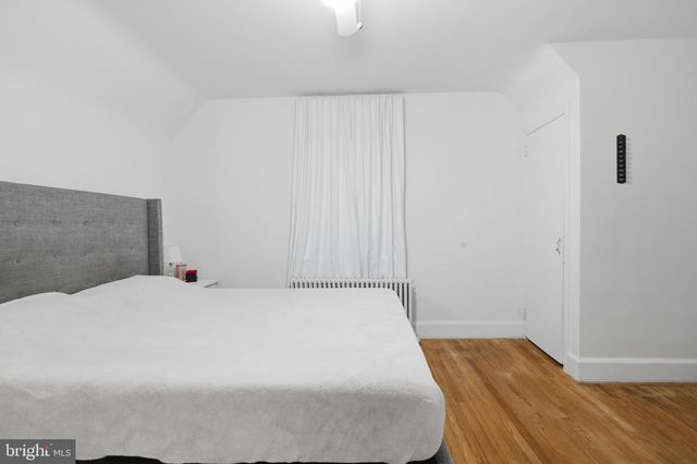 1950 OXFORD DR, Allentown, PA 18103