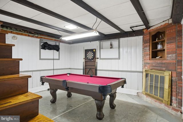 1950 OXFORD DR, Allentown, PA 18103