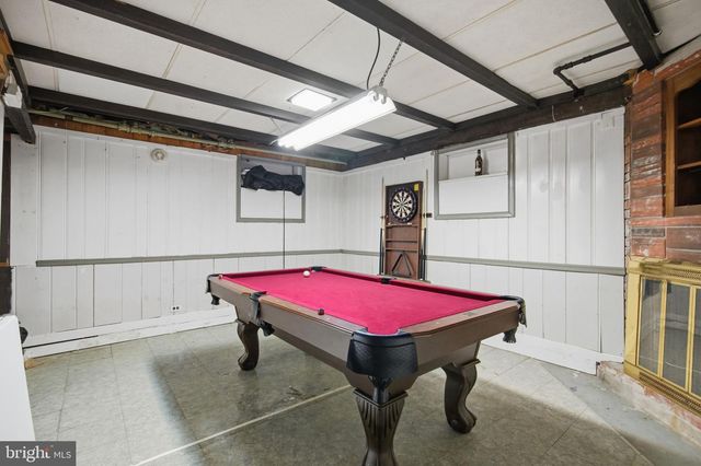 1950 OXFORD DR, Allentown, PA 18103