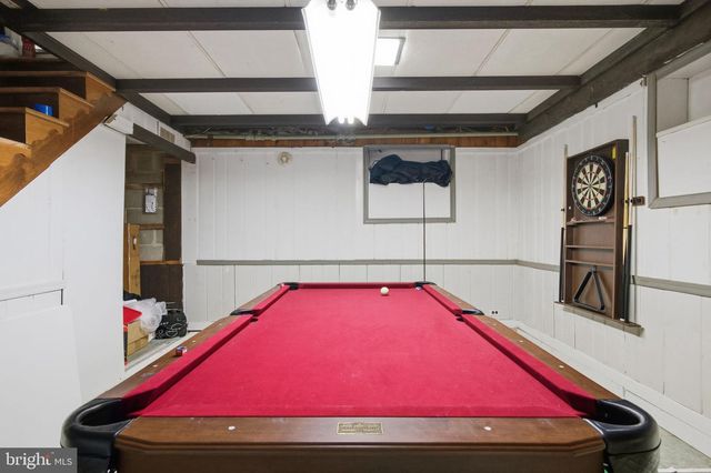 1950 OXFORD DR, Allentown, PA 18103