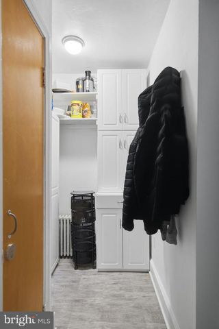 1950 OXFORD DR, Allentown, PA 18103