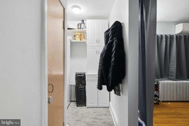 1950 OXFORD DR, Allentown, PA 18103