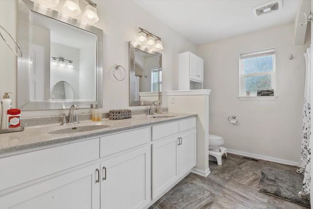 320 W Hunt AVENUE, Twin Lakes, WI 53181