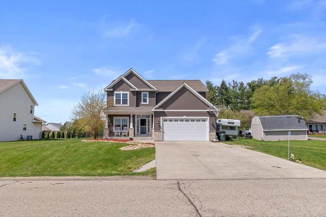 320 W Hunt AVENUE, Twin Lakes, WI 53181