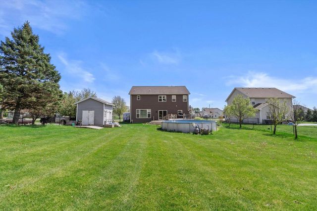 320 W Hunt AVENUE, Twin Lakes, WI 53181