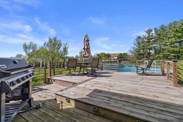 320 W Hunt AVENUE, Twin Lakes, WI 53181