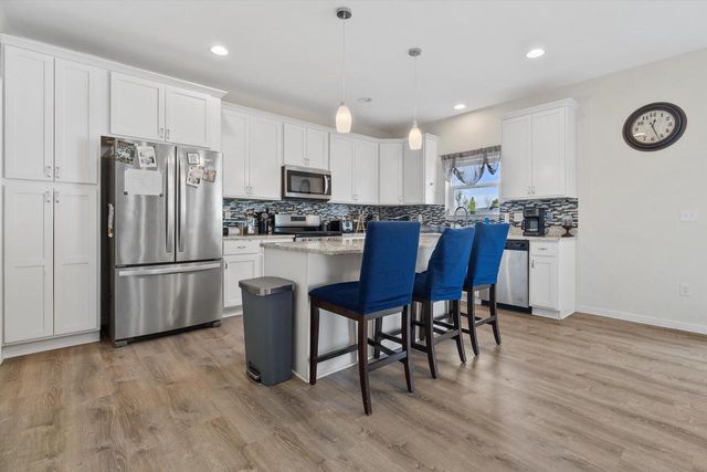 320 W Hunt AVENUE, Twin Lakes, WI 53181