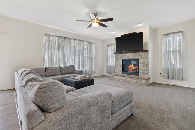 320 W Hunt AVENUE, Twin Lakes, WI 53181