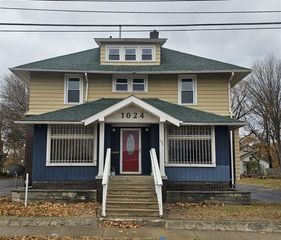 1024 S Grand Traverse Street, Flint, MI 48502