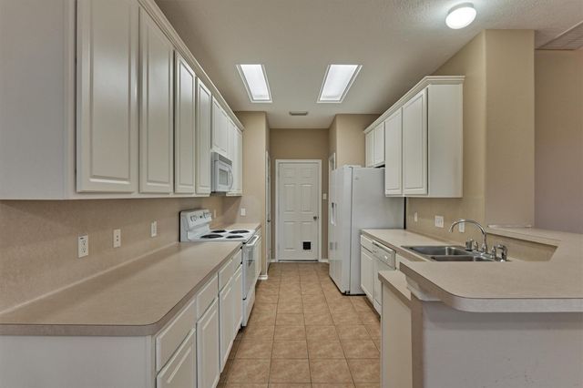 106 E Stedhill Loop, The Woodlands, TX 77384