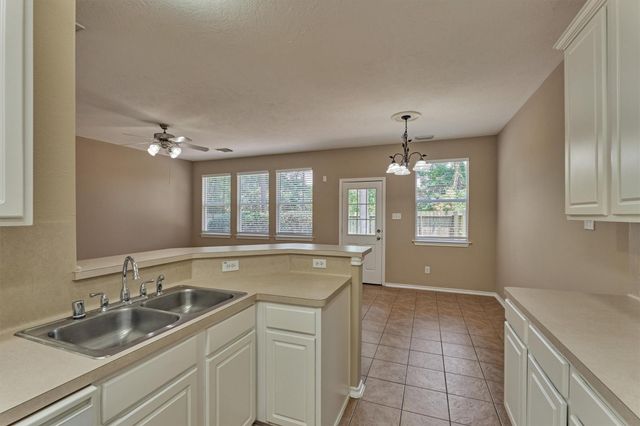 106 E Stedhill Loop, The Woodlands, TX 77384