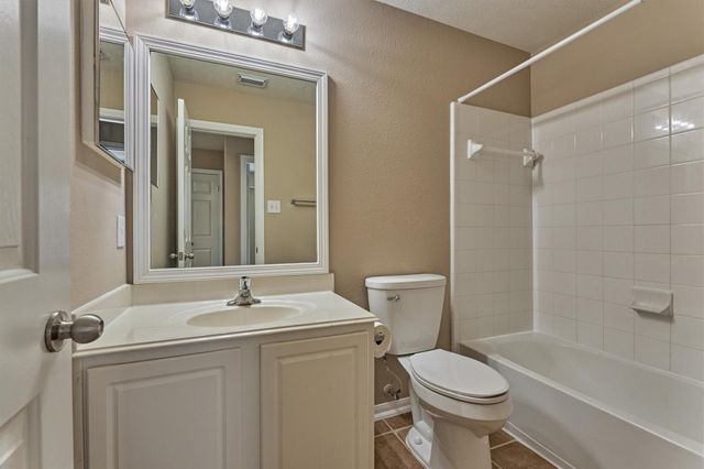 106 E Stedhill Loop, The Woodlands, TX 77384