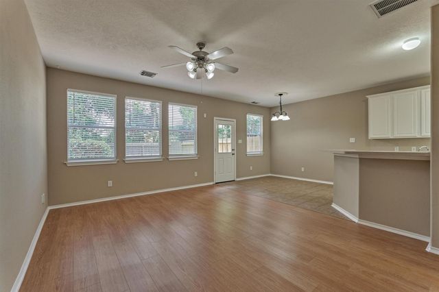 106 E Stedhill Loop, The Woodlands, TX 77384