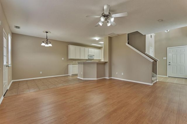 106 E Stedhill Loop, The Woodlands, TX 77384