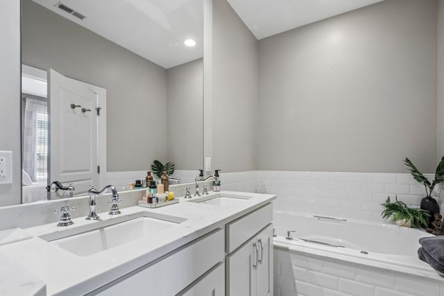 1937 W DIVERSEY Parkway 3D, Chicago, IL 60614