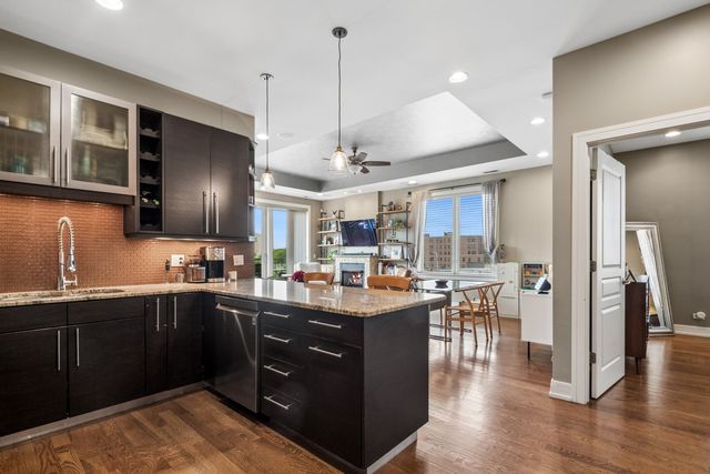 1937 W DIVERSEY Parkway 3D, Chicago, IL 60614