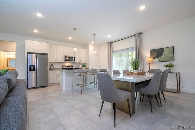 202 E Caldwell Drive, Dunnellon, FL 34434