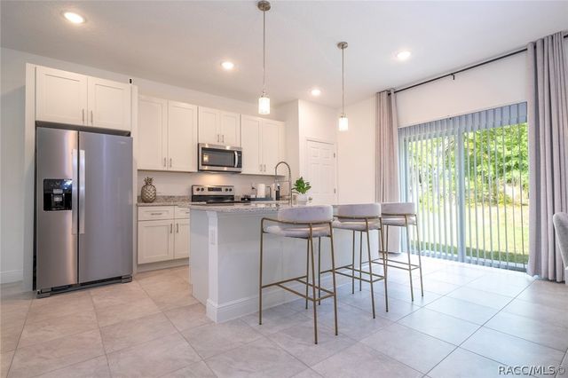 202 E Caldwell Drive, Dunnellon, FL 34434