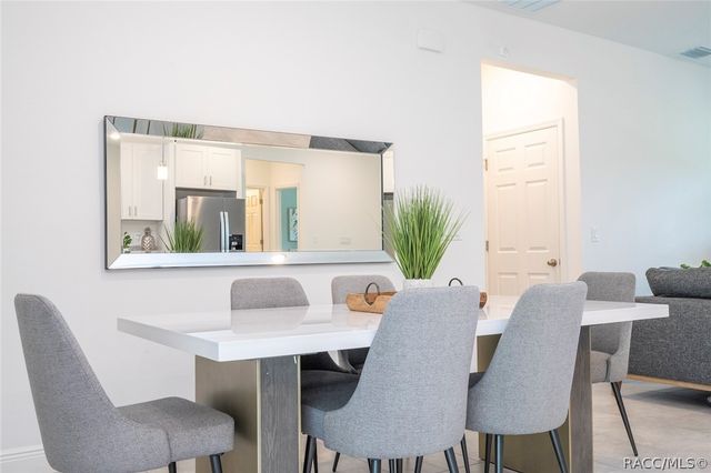 202 E Caldwell Drive, Dunnellon, FL 34434