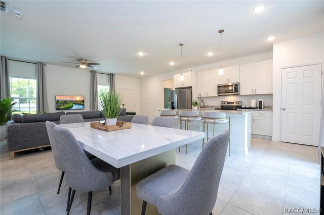 202 E Caldwell Drive, Dunnellon, FL 34434