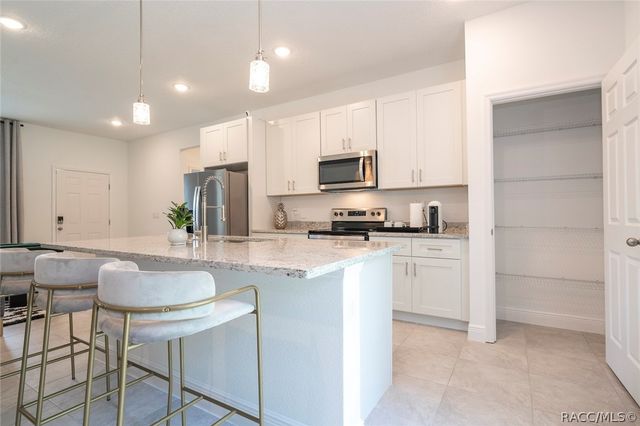 202 E Caldwell Drive, Dunnellon, FL 34434