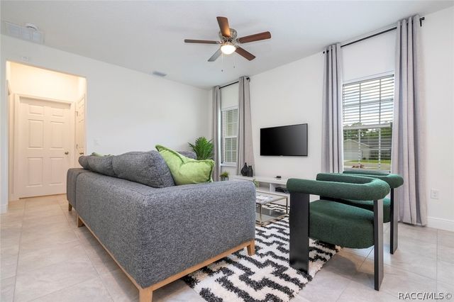 202 E Caldwell Drive, Dunnellon, FL 34434