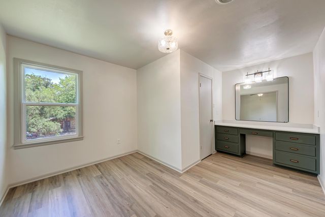 502 W Avenue A, Lampasas, TX 76550