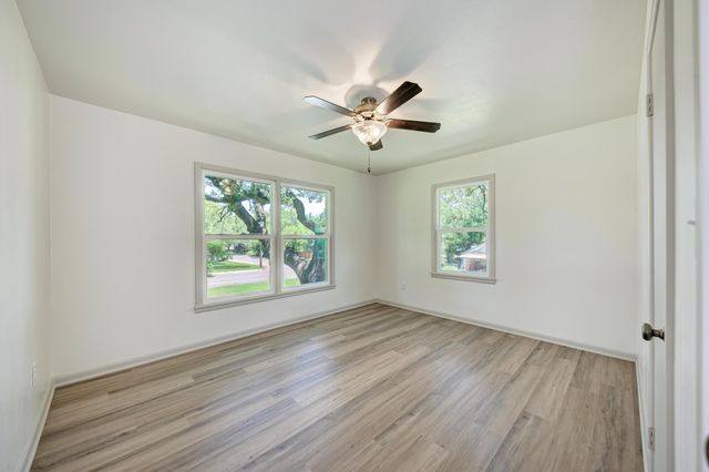 502 W Avenue A, Lampasas, TX 76550
