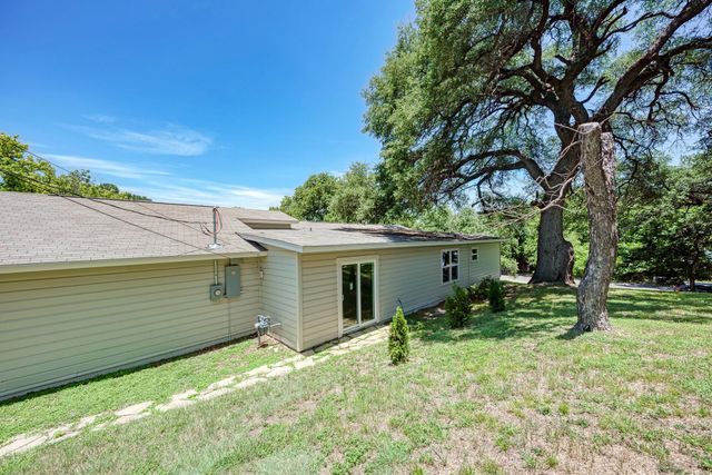 502 W Avenue A, Lampasas, TX 76550