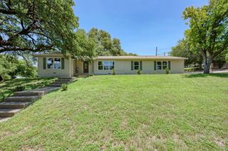 502 W Avenue A, Lampasas, TX 76550