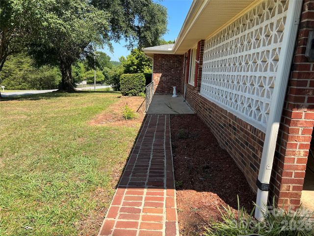 649 Pine Street Extension, Forest City, NC 28043