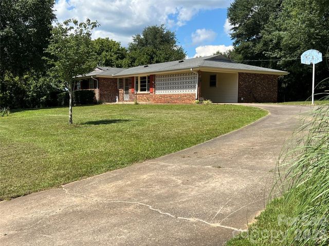 649 Pine Street Extension, Forest City, NC 28043