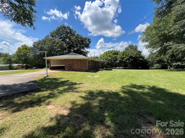 649 Pine Street Extension, Forest City, NC 28043