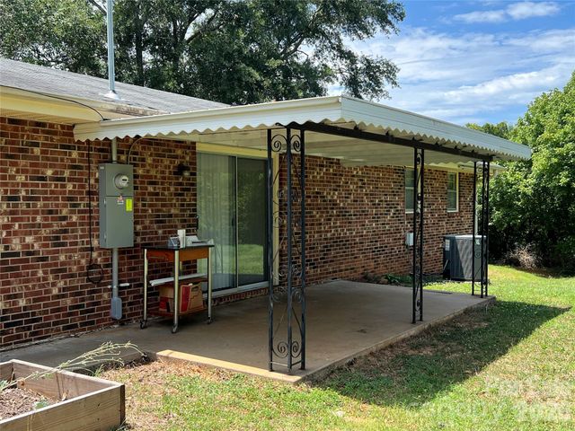 649 Pine Street Extension, Forest City, NC 28043