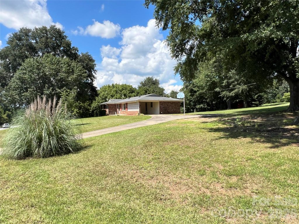 649 Pine Street Extension, Forest City, NC 28043