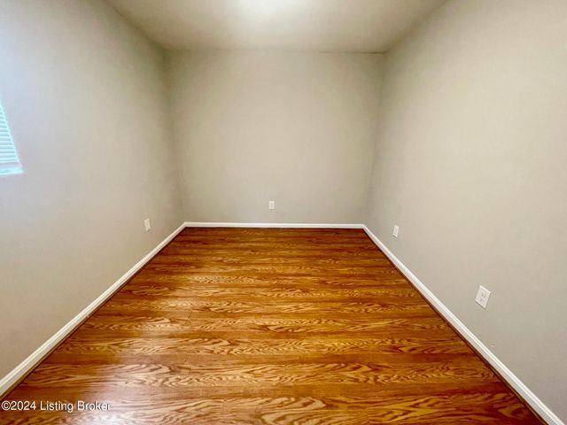 4144 Greenwood Ave, Louisville, KY 40211