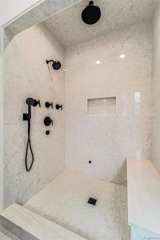 2775 Verona Way, Milford, MI 48381