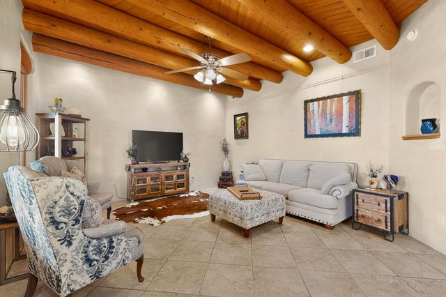 20 Vista Calabasas, Santa Fe, NM 87506