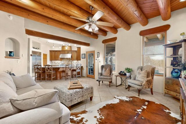 20 Vista Calabasas, Santa Fe, NM 87506