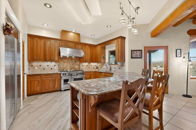 20 Vista Calabasas, Santa Fe, NM 87506